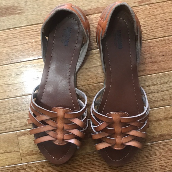 women's wide width fisherman sandals